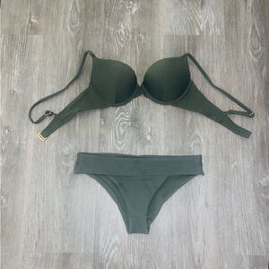 NWOT H&M Green Underwire Swimsuit with Adjustable Straps
